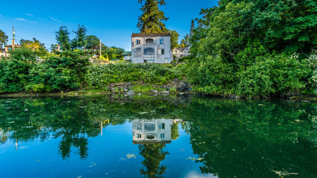 Vancouver Island Waterfront Guiding you home . . . Vancouver Island Realtor can help you with Vancouver Island Oceanfront properties.