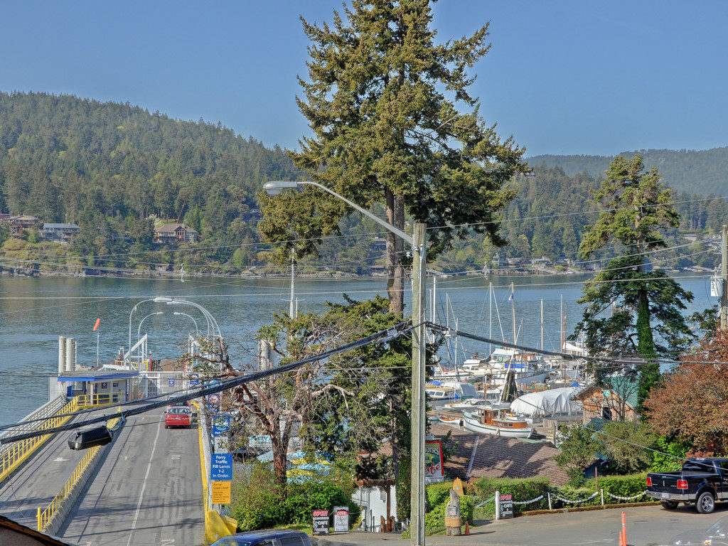 Ocean View Apartments in Brentwood Bay, BC