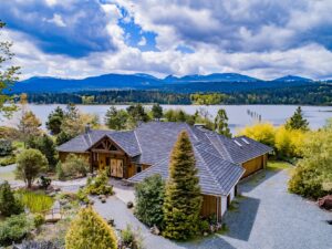 Outstanding Walk on Waterfront Vancouver Island Home